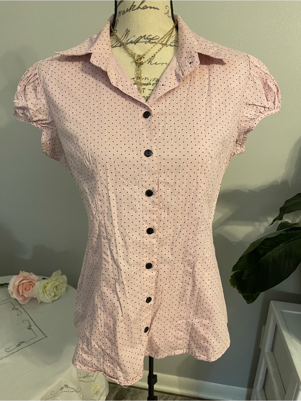 Copper Key Pink Polka Dot Puff Sleeve Button Front Blouse Medium